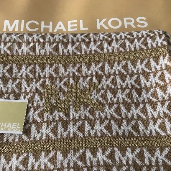 ✨ BNWT Michael Kors hat and scarf set ✨ - Picture 5 of 7